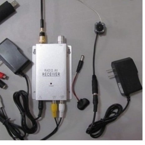 Beltéri infravörös vezeték nélküli felügyeleti kamera, 3,7 mm objektív, CMOS szenzor, 4 LED-es éjjellátás, 12V DC tápegység