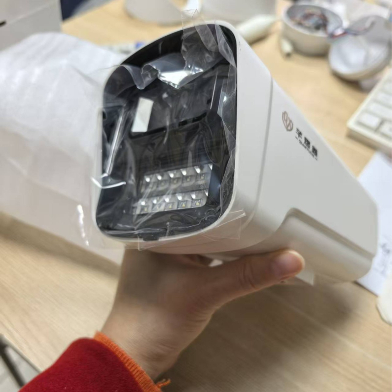 Vezetékes intercomos megfigyelő kamera kettős világítással, 1440p, 4mm objektív, SNR >40dB, IR 25m, PoE/DC tápegység