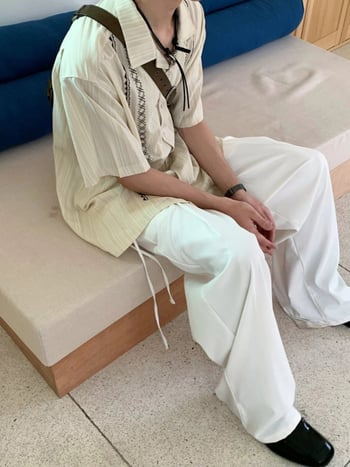 Õmmeldud etno‑vintage stiilis särk, lühikeste varrukatega, krae lapel, triibuline džakard, 96% polüester, ilma triikimata