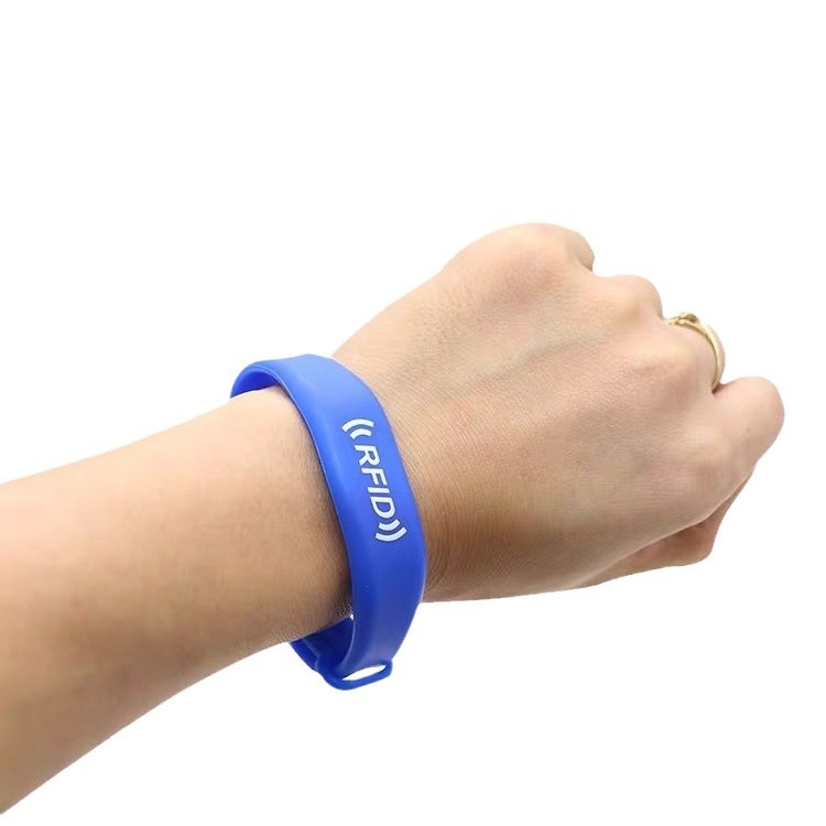 Pametna narukvica s IC kartom — vodootporna, prepisiva, silikon, kontaktna IC kartica, za pristup u saunu, bazen i lift