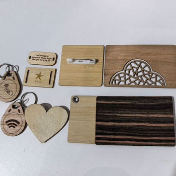 NFC puidust hotellitoa kaardi IC-kiibi ja RFID-iga | Mudel CK1216 | sobib hotellidele ja juurdepääsukontrollile | kohandatav töötlemine | töötemperatuur -30 kuni 70°C