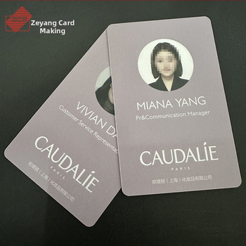 Bezkontaktná inteligentná karta (IC karta, 13,56 MHz, 1K pamäť, dosah čítania 2,5–10 cm)