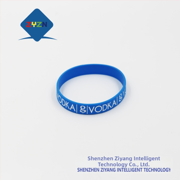 RFID oválny silikónový náramok – vodotesný, odolný voči korózii, vysokoteplotný, bezkontaktná IC karta (1024 pamäťových miest, -20–220°C, 100k zápis/mazanie)