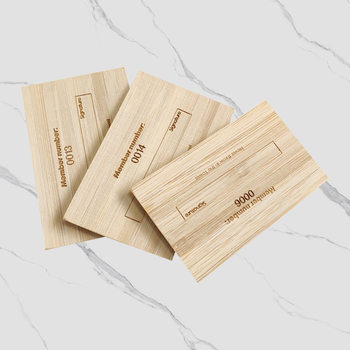 Puidust hotelli toa kaart IC-kiibiga – kohandatav, värviline trükk; materjal: basswood või bambus; sobib kõrgekvaliteediliste liikmekaartide jaoks