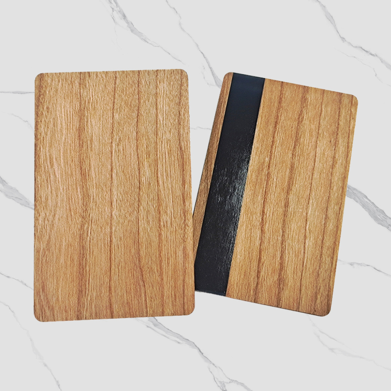 Puidust hotelli toa kaart IC-kiibiga – kohandatav, värviline trükk; materjal: basswood või bambus; sobib kõrgekvaliteediliste liikmekaartide jaoks