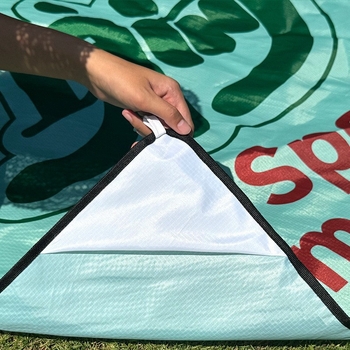 Piknik podloga - ultra tanka, vodootporna i otporna na pijesak, 115 g, za 4-6 osoba, prijenosna podloga od Oxford platna
