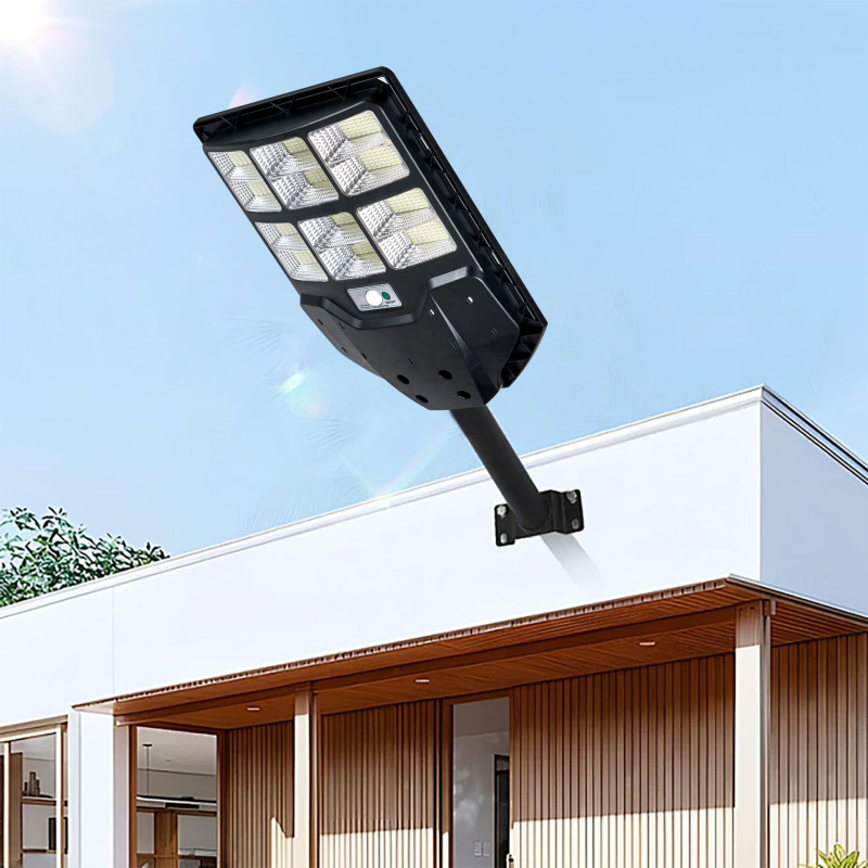 Nova ultra sjajna trostrana solarna ulična svjetiljka sa senzorom pokreta za vanjski vrt