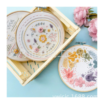 Nordic vászon hímzőkészlet virágos motívummal