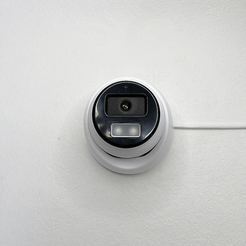 Cameră IP tip dom interior, Dual-Light, 4MP/5MP/4K, 0.001 lux, protocol Hikvision, 12V