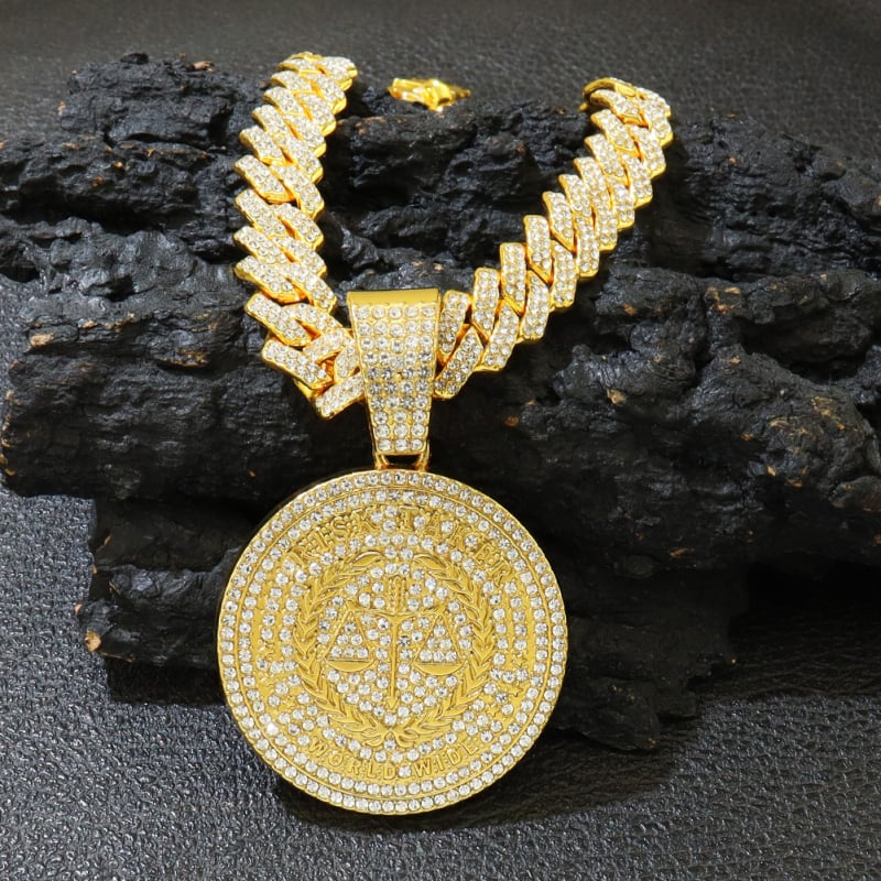 Geometriai kör alakú medálos nyaklánc gyémántos díszítéssel, hip-hop stílusú, ötvözet lánccal