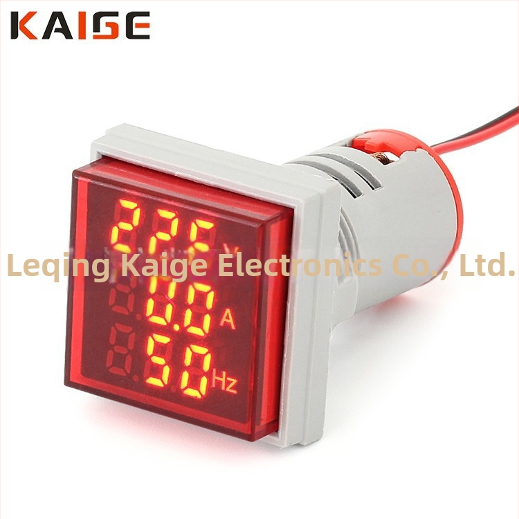 Háromkijelzős, többfunkciós AC digitális mérő — feszültség-, áram- és frekvenciaindikátorral, négyszögletes panel