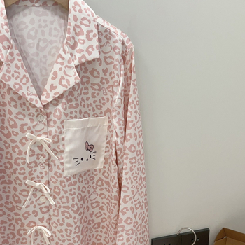 Djevojački pidžama set s leopard printom od ice silk, dugi rukav, hlače