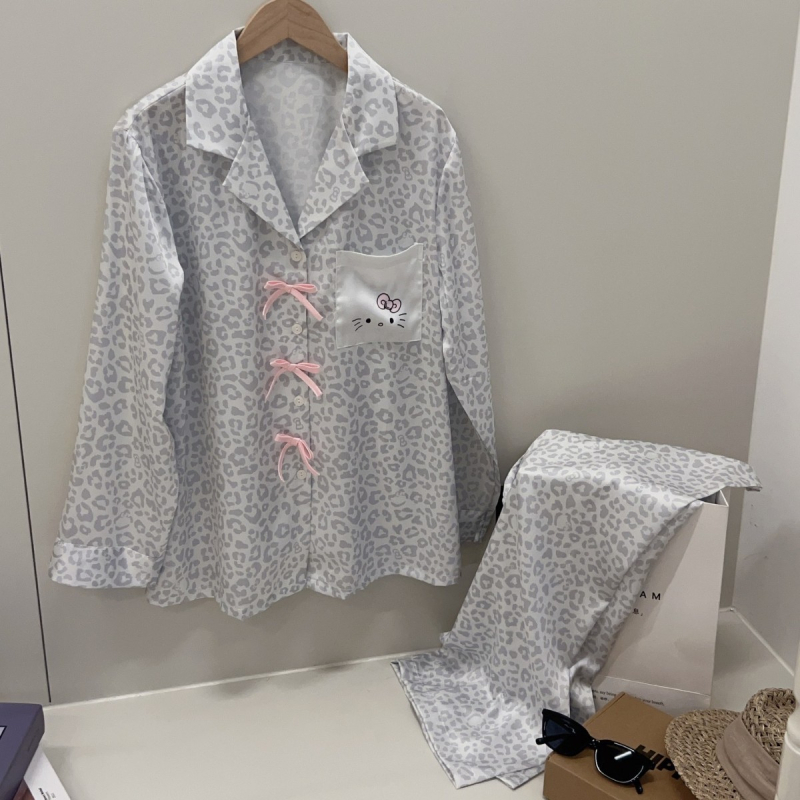Djevojački pidžama set s leopard printom od ice silk, dugi rukav, hlače