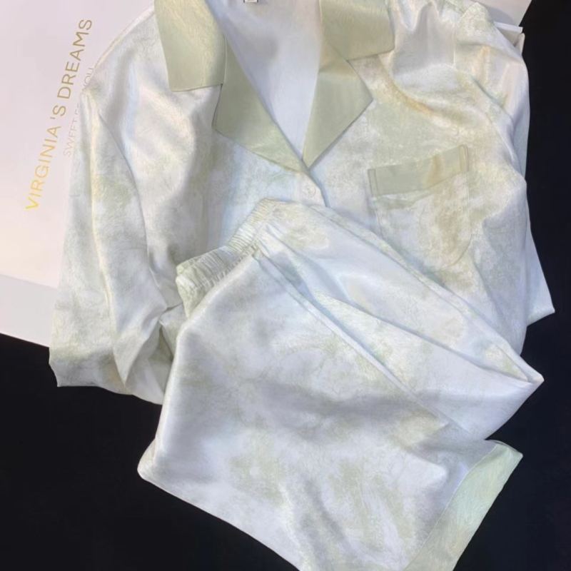 Pizama Ice Silk za žene — trodijelni set s dugim i kratkim rukavima, luksuzna kućna odjeća koju možete nositi i izvan kuće