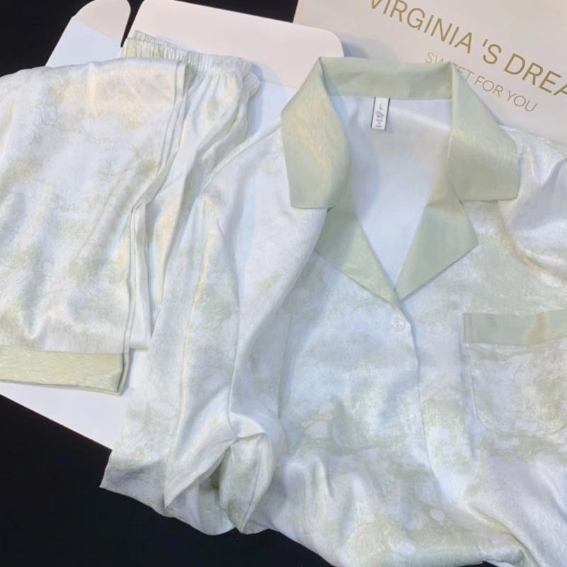 Pizama Ice Silk za žene — trodijelni set s dugim i kratkim rukavima, luksuzna kućna odjeća koju možete nositi i izvan kuće