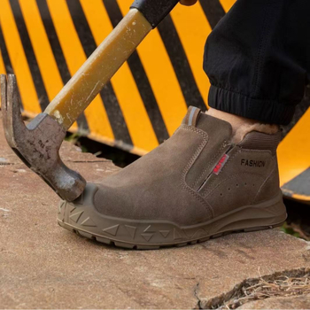 Pantofi de lucru izolați pentru bărbați – protecție împotriva loviturilor și perforării, izolație; material: piele velur; partea superioară: medie