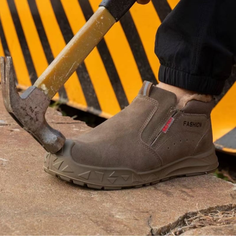 Pantofi de lucru izolați pentru bărbați – protecție împotriva loviturilor și perforării, izolație; material: piele velur; partea superioară: medie