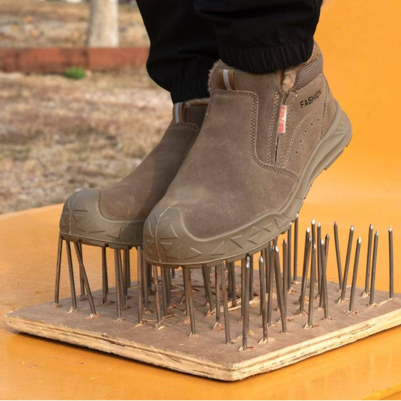 Pantofi de lucru izolați pentru bărbați – protecție împotriva loviturilor și perforării, izolație; material: piele velur; partea superioară: medie