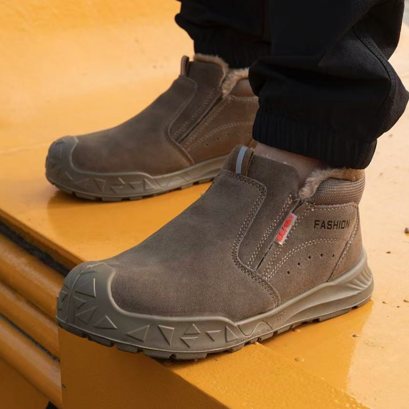 Pantofi de lucru izolați pentru bărbați – protecție împotriva loviturilor și perforării, izolație; material: piele velur; partea superioară: medie