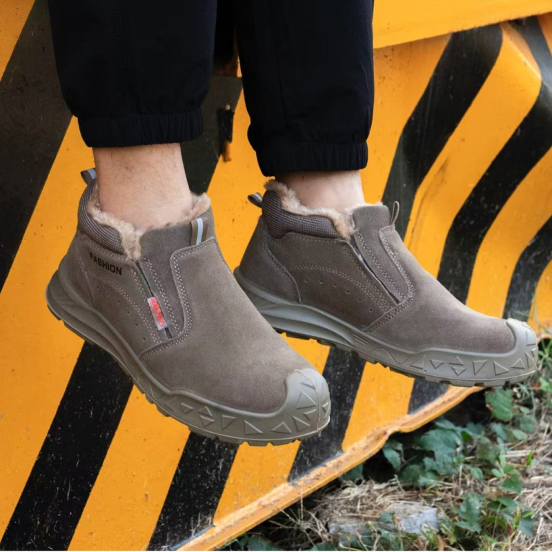 Pantofi de lucru izolați pentru bărbați – protecție împotriva loviturilor și perforării, izolație; material: piele velur; partea superioară: medie
