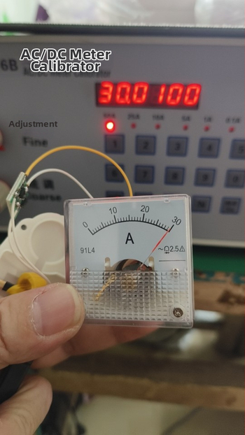 91L4 30A ampermetar s kazaljkom, 10–30 A