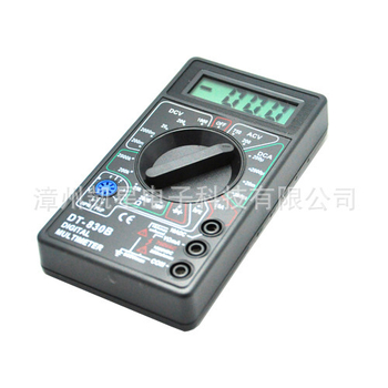 DT830B Crni digitalni multimetar i voltmetar