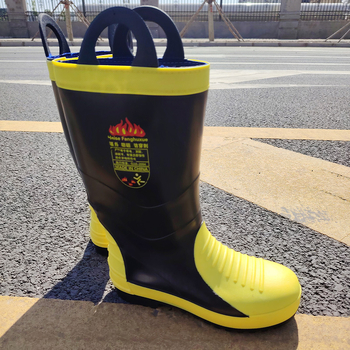 Bocanci de instruire pentru pompieri, PVC, înălțime medie, vârf metalic; antișoc, anti-perforație, anti-derapare, rezistente la uzură