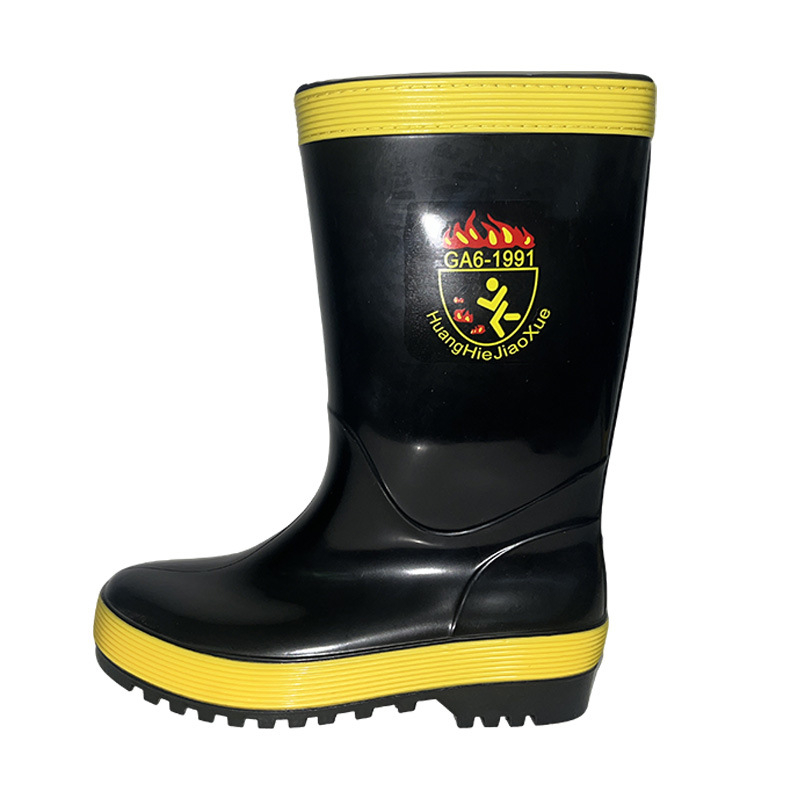 Bocanci de instruire pentru pompieri, PVC, înălțime medie, vârf metalic; antișoc, anti-perforație, anti-derapare, rezistente la uzură