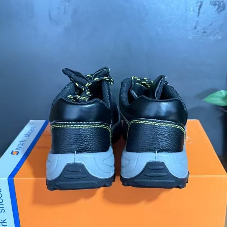 Încălțăminte de protecție pentru muncă, PU piele sintetică, talpă joasă, protecție antișoc și antiînțepare, rezistentă la abraziune, la ulei și praf, protecție a limbii