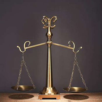 Sculptură decorativă în formă de balanță – Fier, Lux ușor, Model geometric, Decor pentru locuință