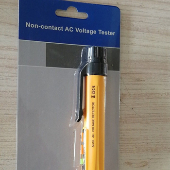 Induktivni tester napona 12–1000 V s podešavanjem osjetljivosti, LED indikatorom i alarmom