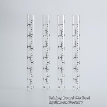 Sklenený dažďomer s plochým otvorom a tlačiteľnou stupnicou pre vonkajšie meranie dažďa