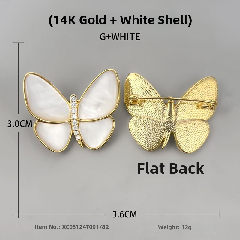 Ženska broš s leptiricom – bakar, mikro pavé, kopča od prirodnog bisera