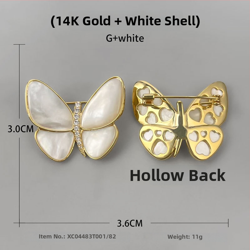 Ženska broš s leptiricom – bakar, mikro pavé, kopča od prirodnog bisera