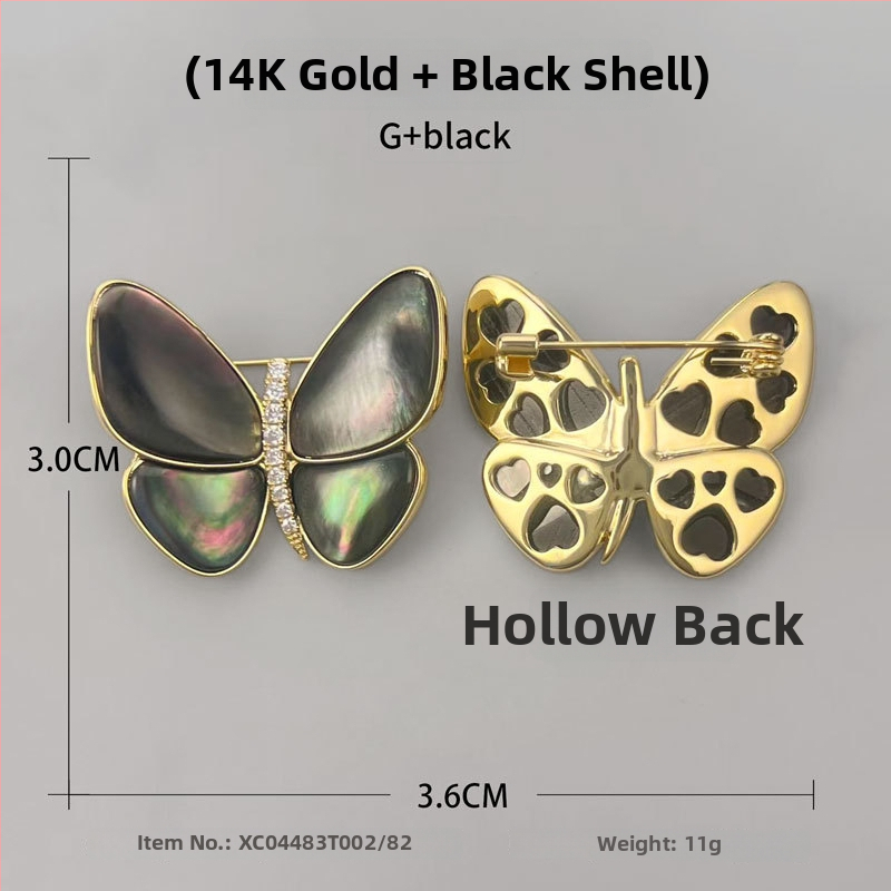 Ženska broš s leptiricom – bakar, mikro pavé, kopča od prirodnog bisera