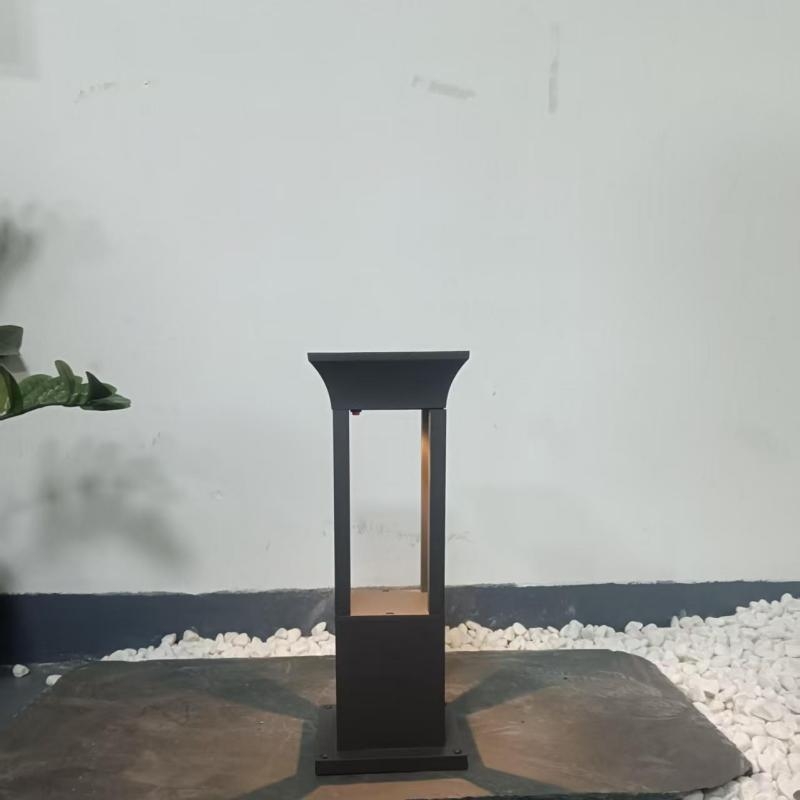 Solarna vanjska LED svjetiljka za travnjak IP65 aluminij 1.5W 6–12h radnog vremena