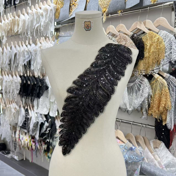 Patch textil cu paiete și broderie, formă de frunză, poliester, brand Domi