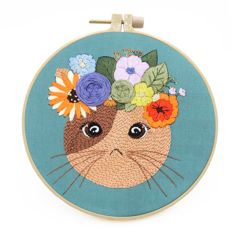 Set za križićno šivanje od Suzi embroidery – svilena tkanina, motiv cartoon/anime, za početnike