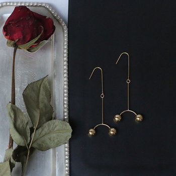 Titánacél fülbevalók geometriai dizájnnal, polírozott felülettel, rozsdamentes acél fülcsapokkal — Whale Rain