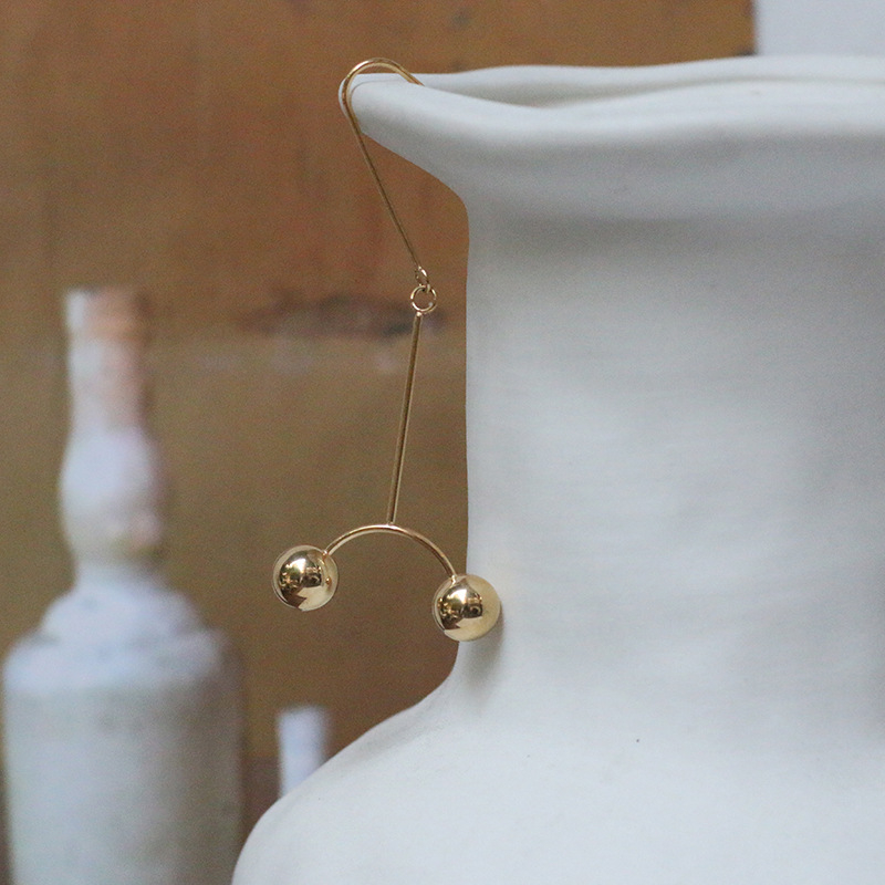 Titánacél fülbevalók geometriai dizájnnal, polírozott felülettel, rozsdamentes acél fülcsapokkal — Whale Rain