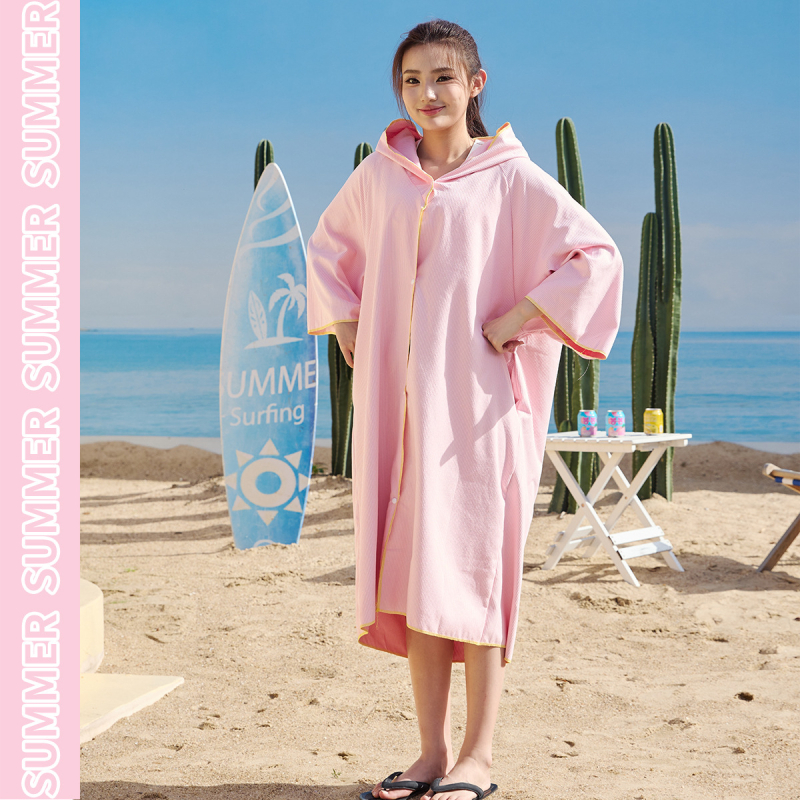Халат за баня с качулка, унисекс, от двойно лицево флис; 88.8% полиестер, 12.2% нейлон; тегло 550 г; за възрастни; лято
