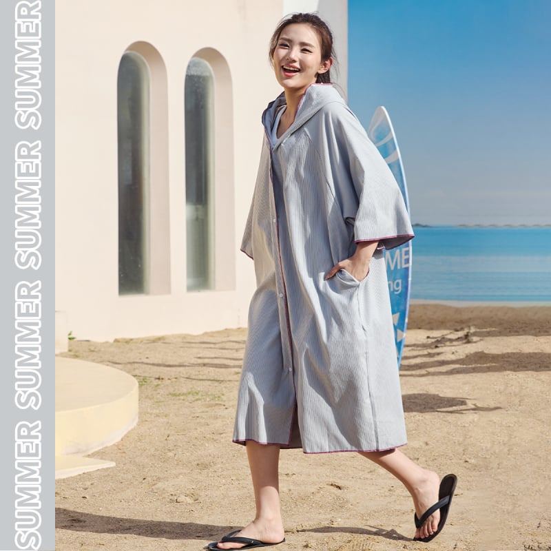 Халат за баня с качулка, унисекс, от двойно лицево флис; 88.8% полиестер, 12.2% нейлон; тегло 550 г; за възрастни; лято