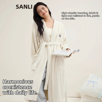 Unisex župan pre pár s Panda vyšivkou, Coral fleece materiál