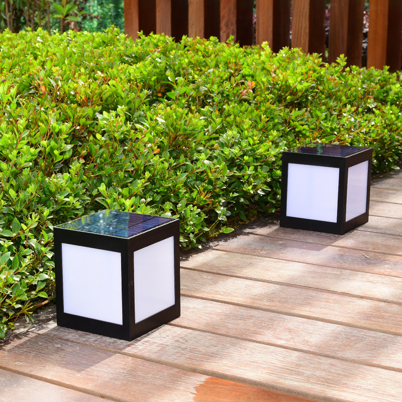 Solarna LED kolumna svjetiljka, vanjska IP65 vodootporna, 5W, 2.4V, indukcijski prekidač, model Square Column Head Lamp