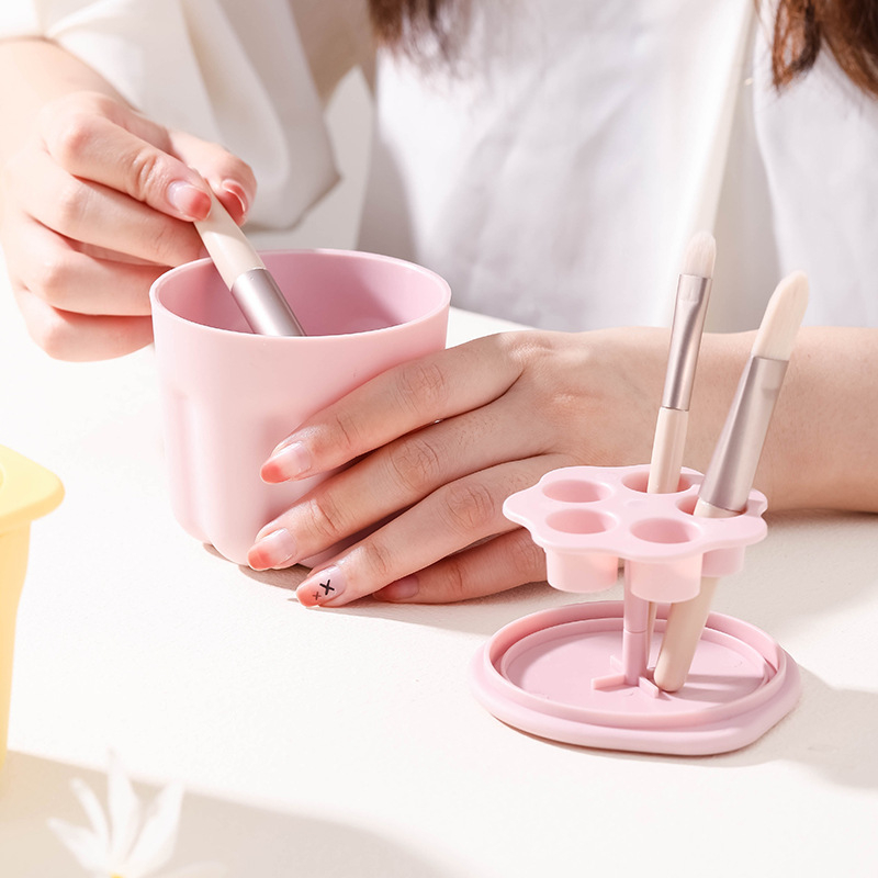 Sminkecsetek tisztítására és szárítására szolgáló eszköz – kategória: sminkecsetek, nettó tömeg 74.8 g, Eredet: Egyéb