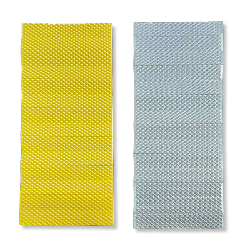 XPE vanjski madrac otporan na vlagu s aluminijskom folijom, model HL-2002, težina 240 g, za 1 osobu
