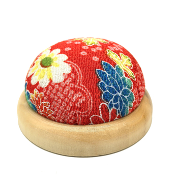 Perne DIY pentru cross-stitch cu bază din lemn și inserție semicirculară pentru ace, imprimeu pe crepe, 40 g – stil japonez drăguț, set unelte broderie