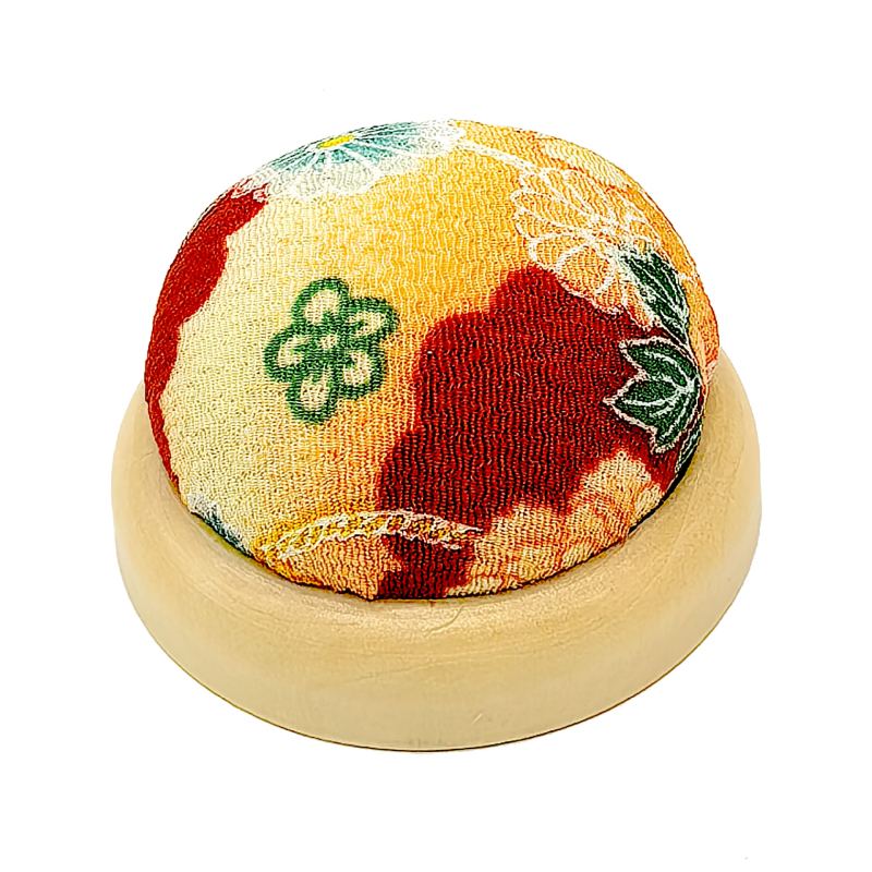 Perne DIY pentru cross-stitch cu bază din lemn și inserție semicirculară pentru ace, imprimeu pe crepe, 40 g – stil japonez drăguț, set unelte broderie