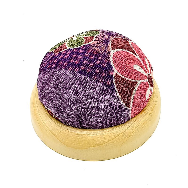 Perne DIY pentru cross-stitch cu bază din lemn și inserție semicirculară pentru ace, imprimeu pe crepe, 40 g – stil japonez drăguț, set unelte broderie