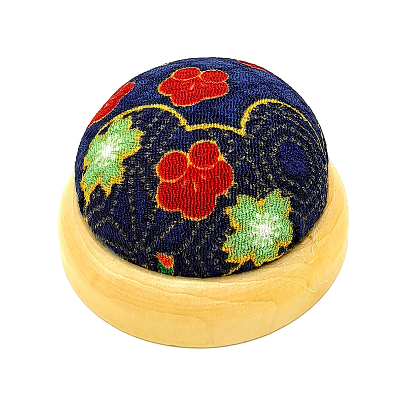 Perne DIY pentru cross-stitch cu bază din lemn și inserție semicirculară pentru ace, imprimeu pe crepe, 40 g – stil japonez drăguț, set unelte broderie